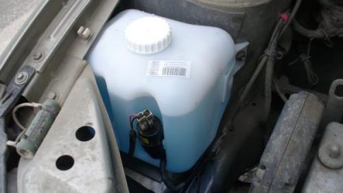 Что будет если не залить незамерзайку. Чем можно быстро растопить воду в бачке омывателя зимой