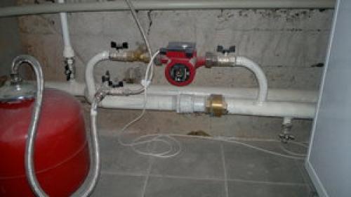 Как залить антифриз в систему отопления с насосом и без. Заполнение закрытой отопительной системы водой из водопровода 07 Как залить антифриз в систему отопления с насосом и без. Заполнение закрытой отопительной системы водой из водопровода 07