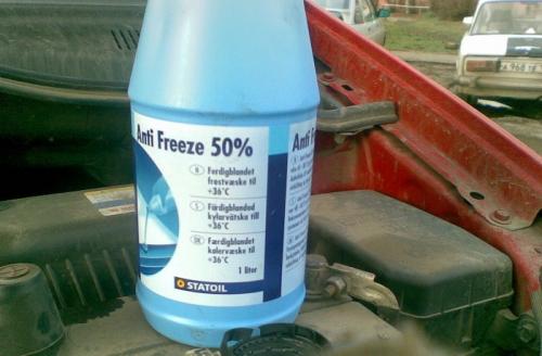 Что будет если залить омывайку вместо тосола. Так что будет, если залить незамерзайку? 04 Что будет если залить омывайку вместо тосола. Так что будет, если залить незамерзайку? 04