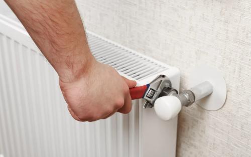 Установка радиаторов отопления в квартире. Как установить радиаторы своими руками