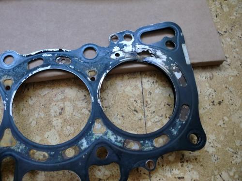 Что будет если залить антифриз на горячий двигатель. Что влияет на степень наполненности бачка антифризом