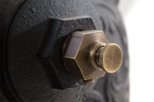 Какая резьба на биметаллических радиаторах. Пробка-воздушник