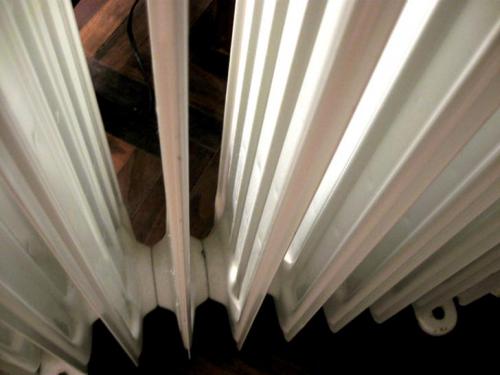 Самостоятельный демонтаж и разборка радиаторов отопления. Отсоединение первой секции батареи 04 Самостоятельный демонтаж и разборка радиаторов отопления. Отсоединение первой секции батареи 04