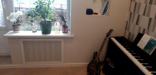 Как убрать батарею в комнате. Убрал батареи центрального отопления в толщу стен