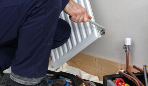 Замена старых радиаторов отопления. Замена батарей отопления — подробная инструкция, как проложить и правильно поменять батареи (все от выбора до подключения)