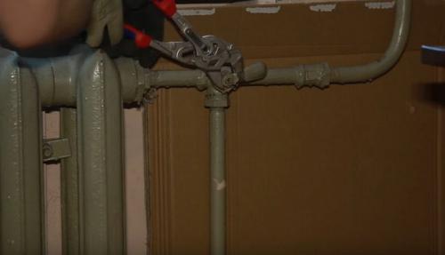 Замена радиаторов отопления своими руками. Замена батарей отопления в квартире 01