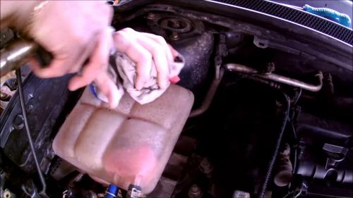 Можно ли заливать антифриз в радиатор. Как правильно заливать антифриз в систему охлаждения