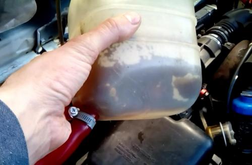 Можно ли заливать антифриз в радиатор. Как правильно заливать антифриз в систему охлаждения