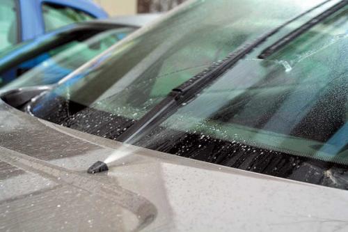 Как слить незамерзайку. Как слить стеклоомывающую жидкость